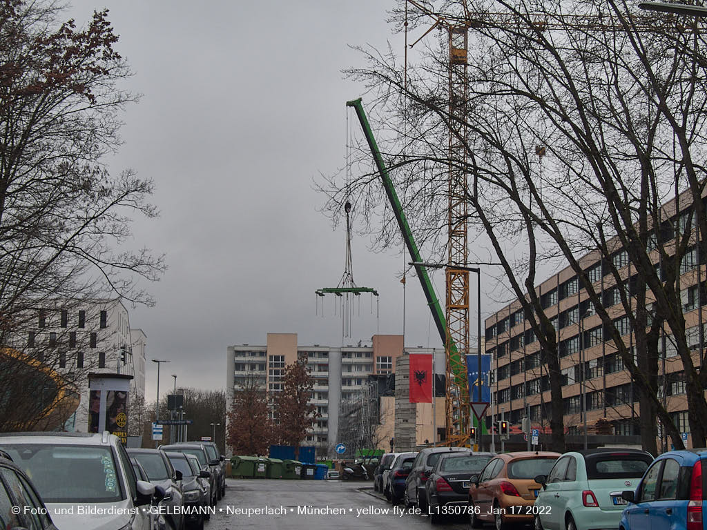 18.01.2022 - Baustelle zur Montessori Schule im Plettzentrum Neuperlach